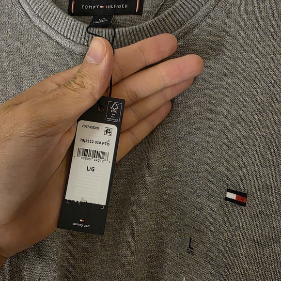 Tommy Hilfiger Men's Gray Crewneck Sweater - Picture 2 of 4